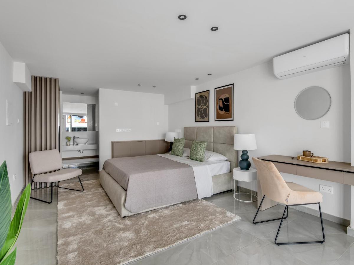 Sanders Crystal ลาร์นาคา ภายนอก รูปภาพ