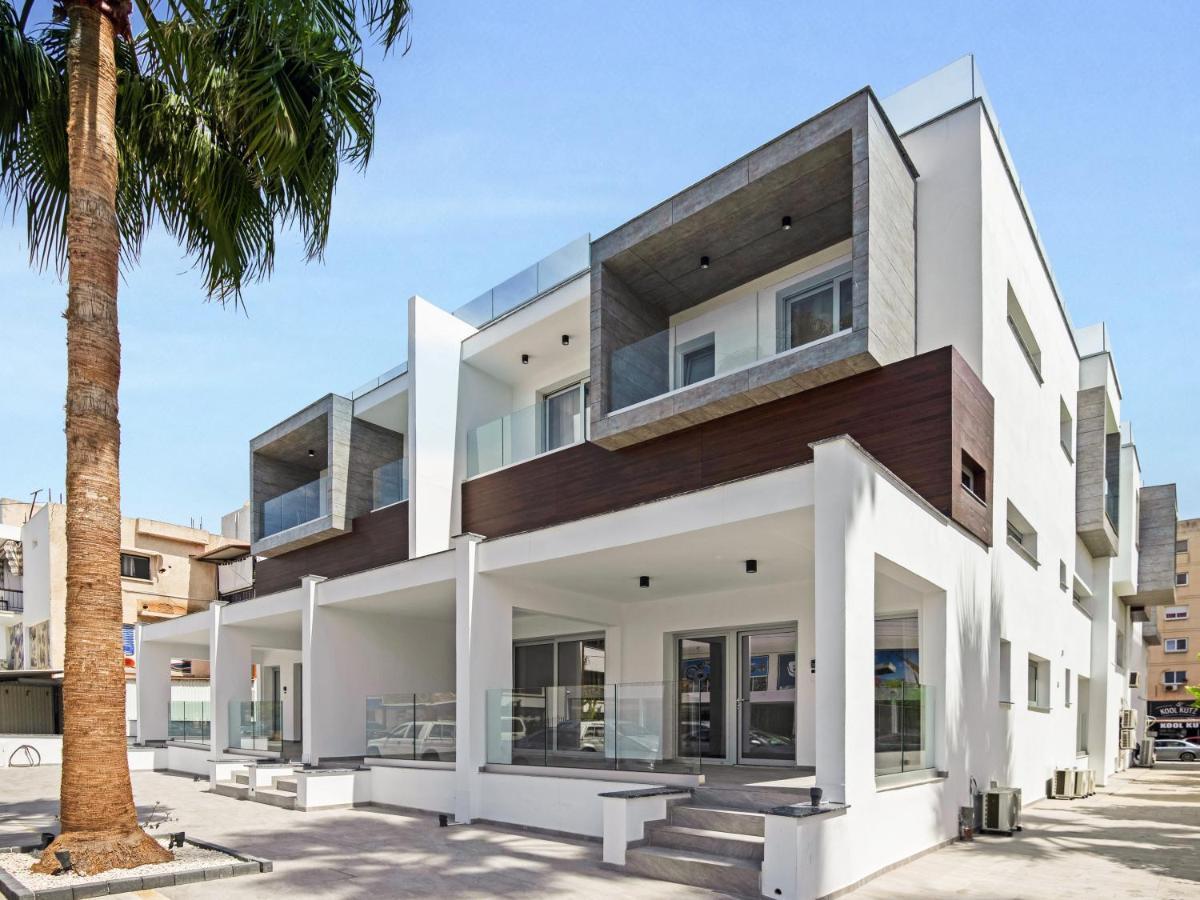 Sanders Crystal ลาร์นาคา ภายนอก รูปภาพ