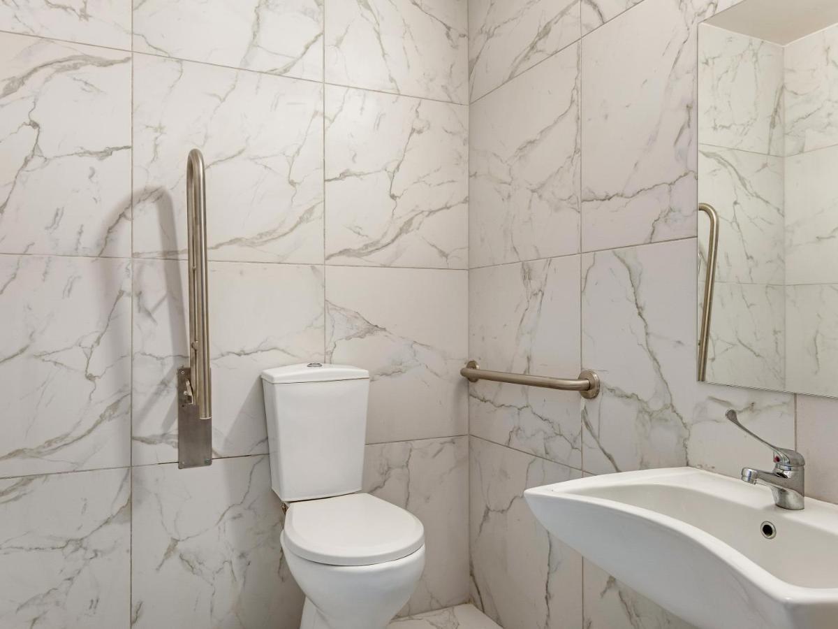 Sanders Crystal ลาร์นาคา ภายนอก รูปภาพ